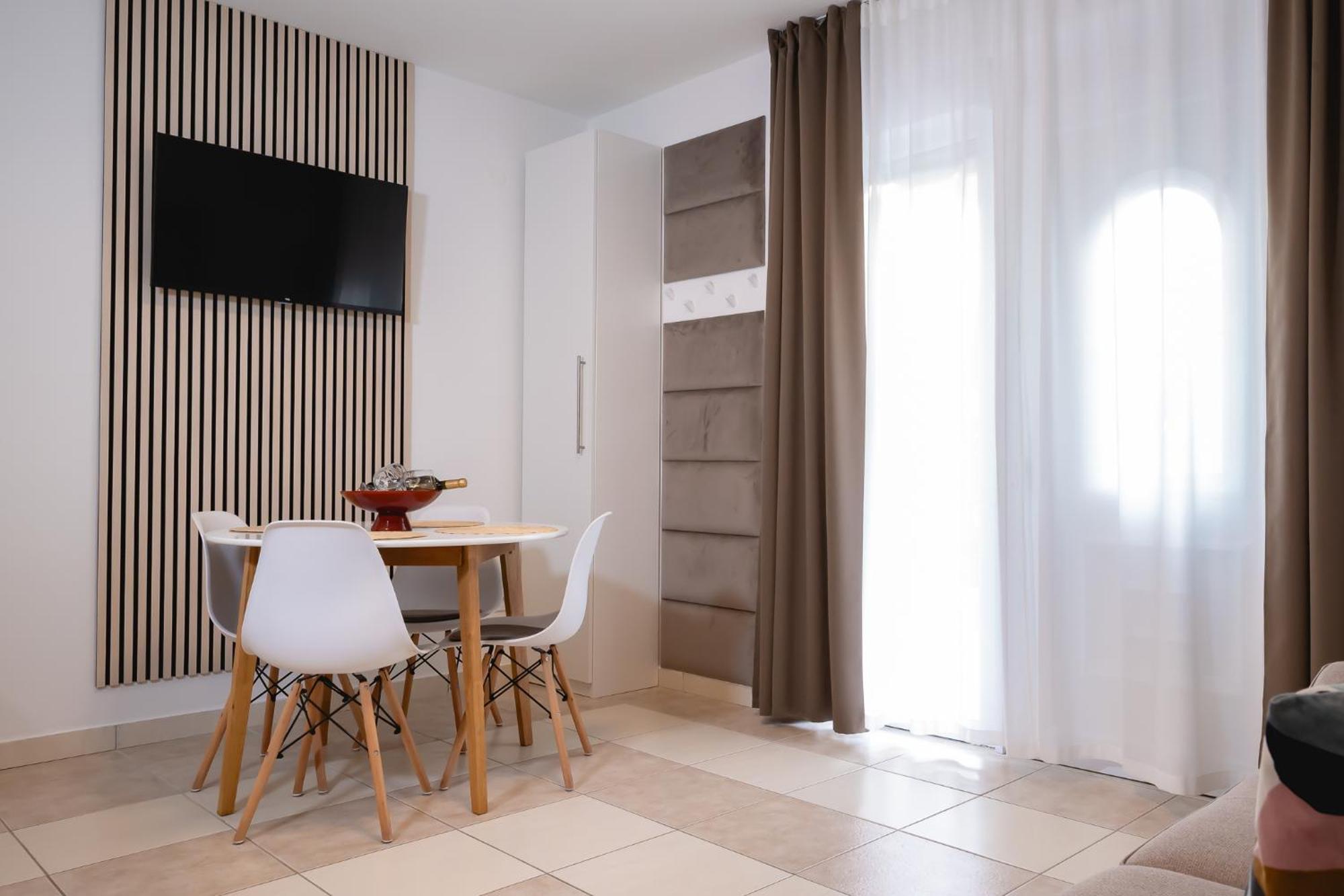 Locus Apartments Petrcane Luaran gambar