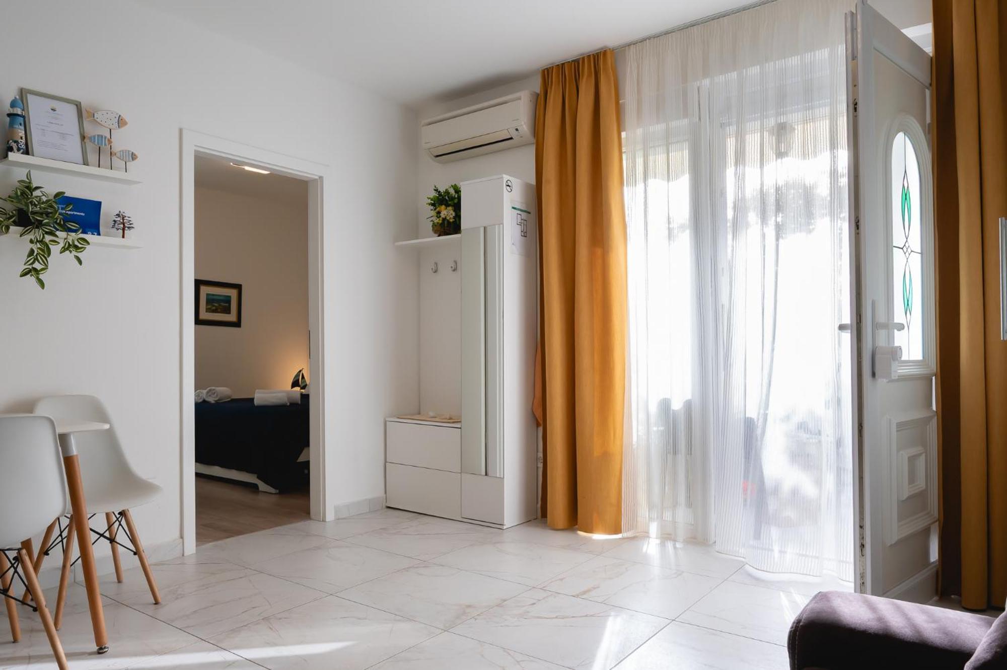 Locus Apartments Petrcane Luaran gambar