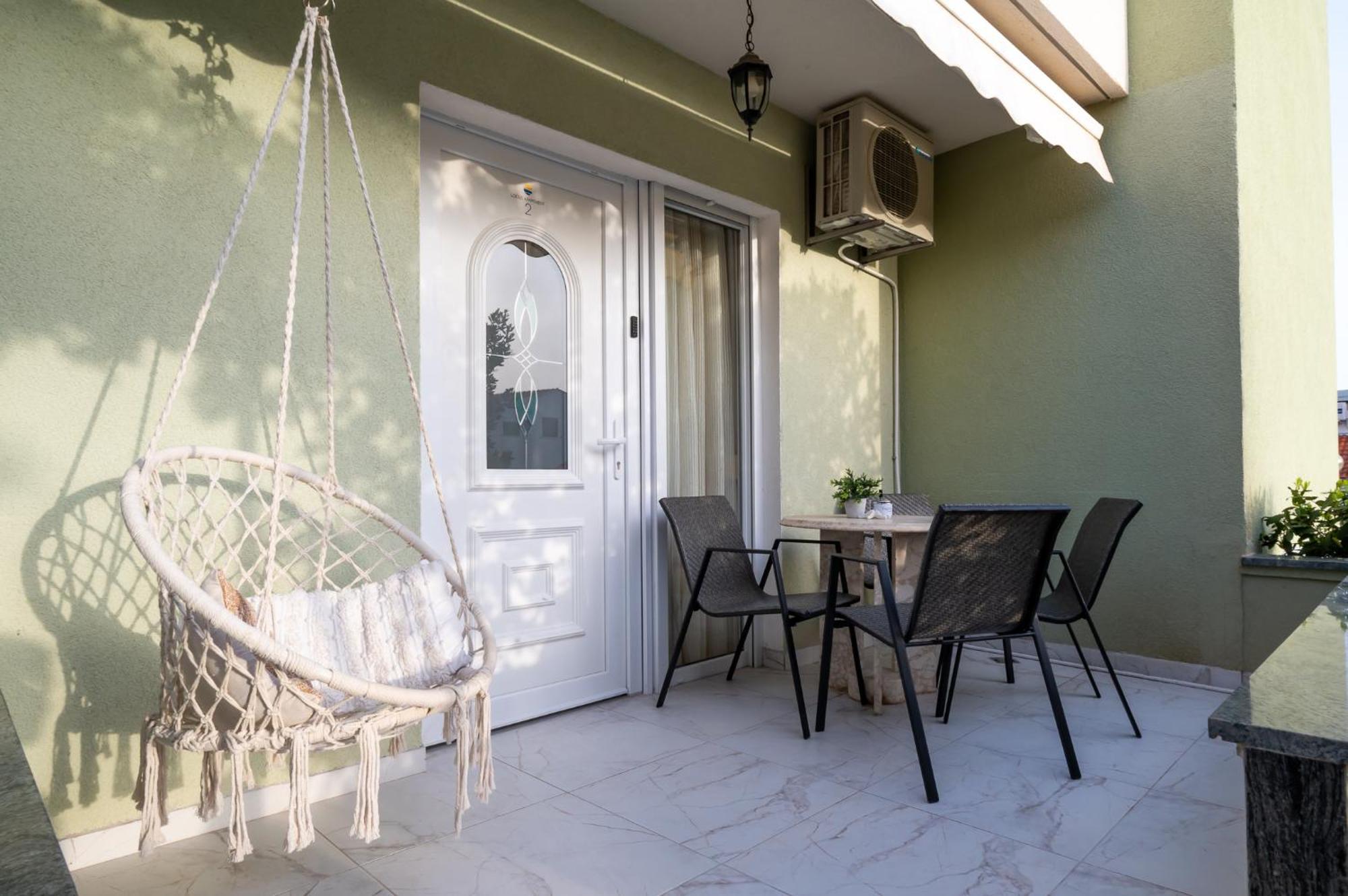 Locus Apartments Petrcane Luaran gambar