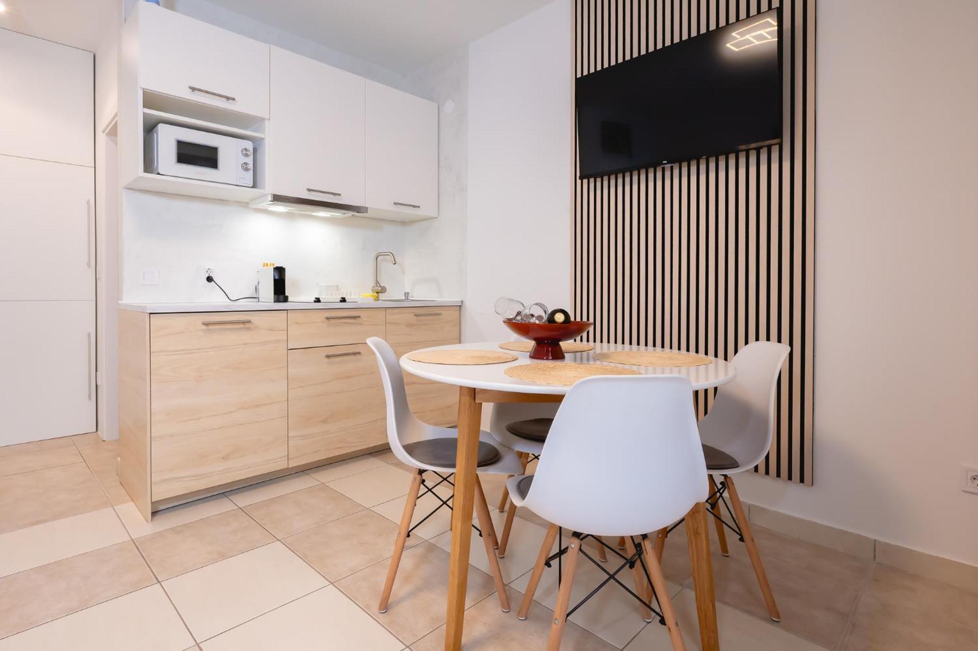 Locus Apartments Petrcane Luaran gambar
