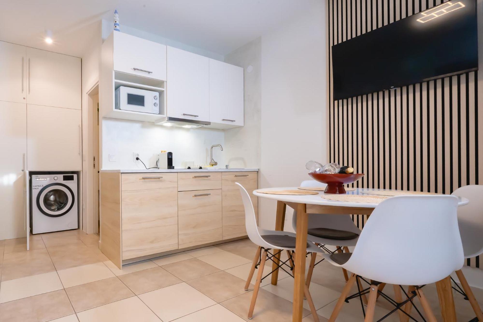 Locus Apartments Petrcane Luaran gambar