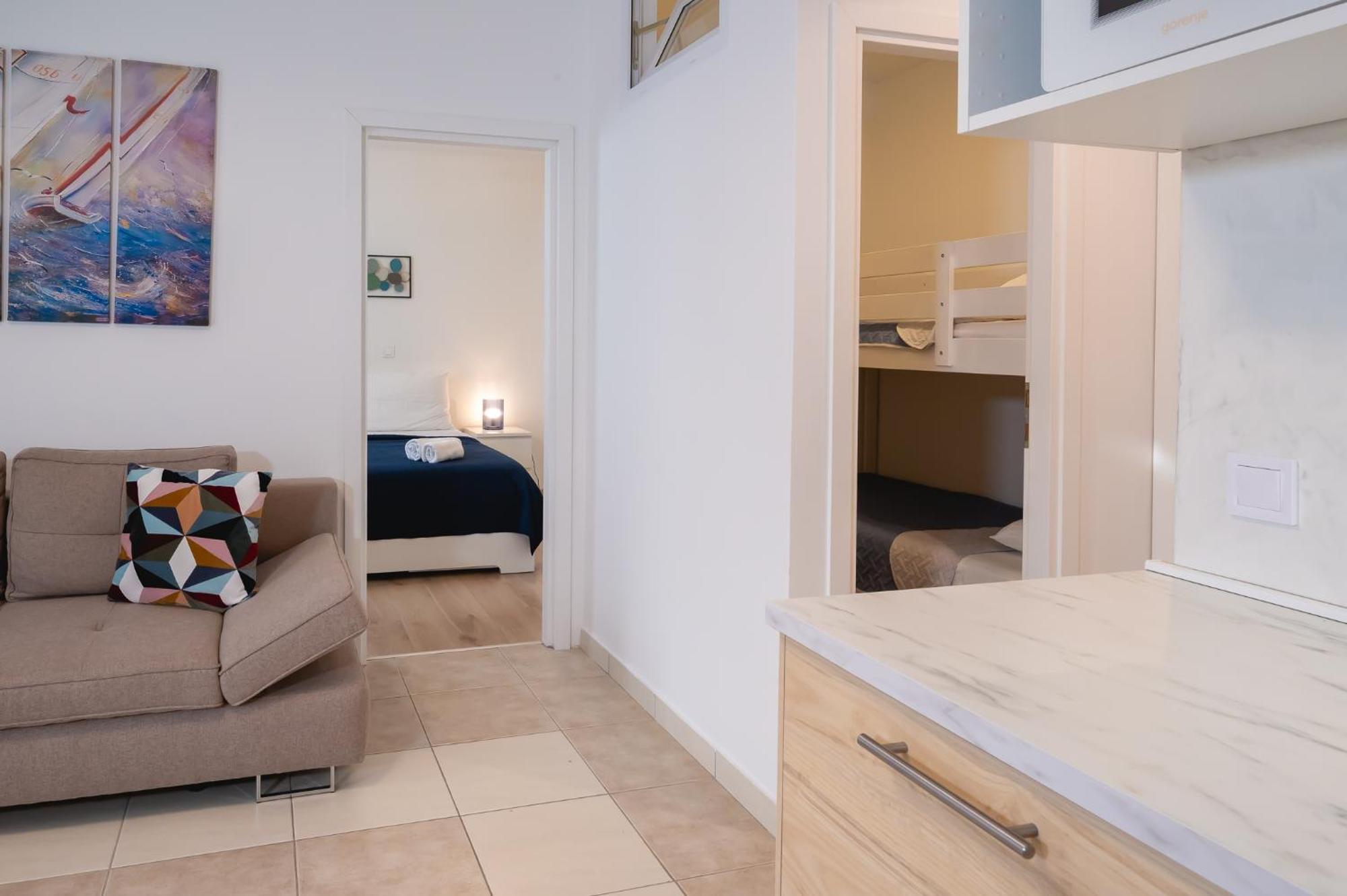 Locus Apartments Petrcane Luaran gambar